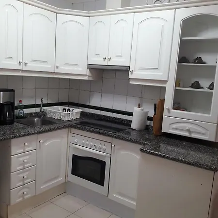 아파트 Near The Montana Amarilla With Small Privat Garden *